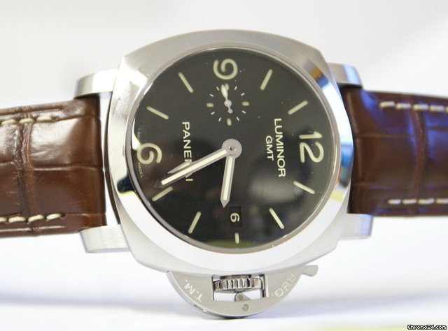 Panerai Luminor 1950 3 Days GMT watches