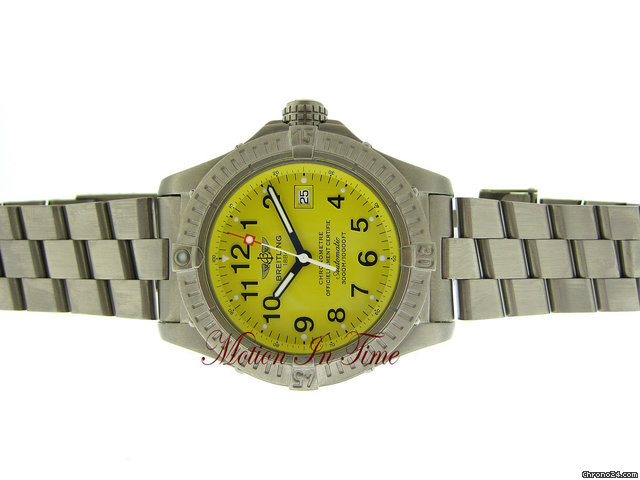 Breitling AEROMARINE AVENGER SEAWOLF 3000m TITANIUM ON BRACELET 44mm watches