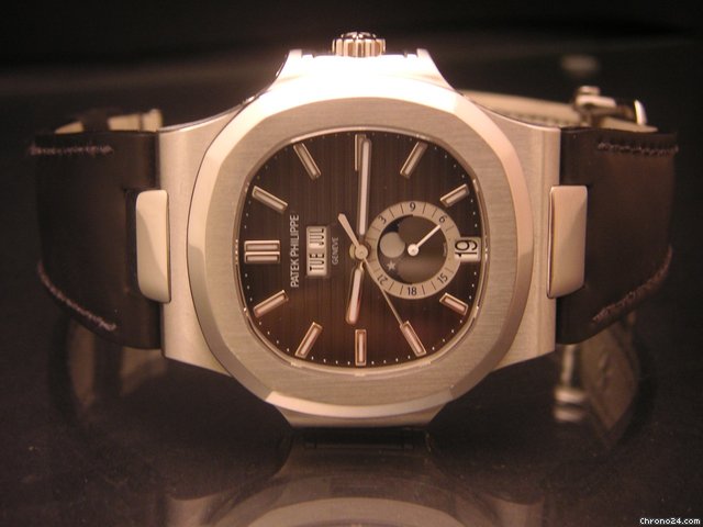 Patek Philippe Nautilus Fasi Luna 5726 watches