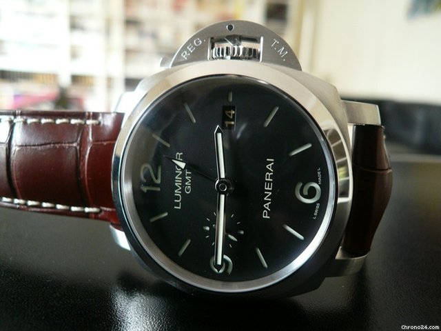 Panerai LUMINOR 1950 3 DAYS GMT watches