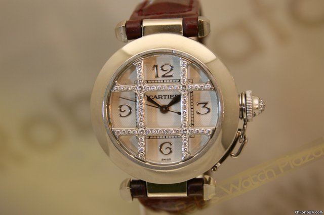 Cartier Pasha 18k Witgoud 32mm watches