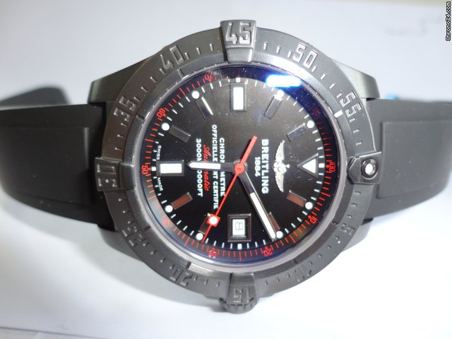 Breitling Avenger Seawolf Black Steel Limitierte Serie All Black Rot watches