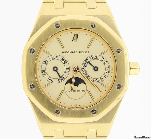 Audemars Piguet Royal Oak Mondphase 每 18k watches