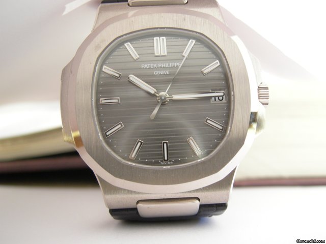 Patek Philippe Nautilus in oro bianco 18Kt watches