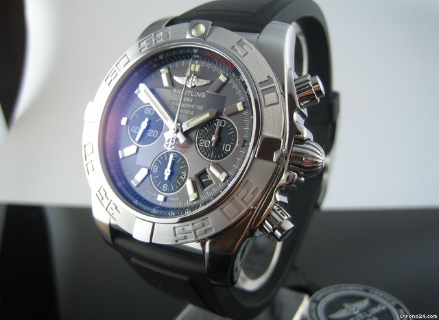 Breitling Chronomat 44 AB011011/F546 Ungetragen watches