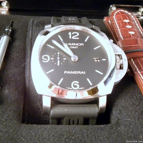 Panerai PAM 320N BNIB HUGE DISCOUNT SALE watches