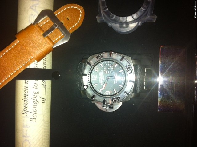 Panerai Sub 2500m destro Chronopassion watches