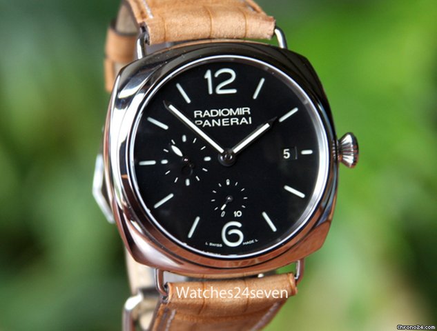 Panerai PAM 323 Radiomir GMT 10 Day 47 mm watches