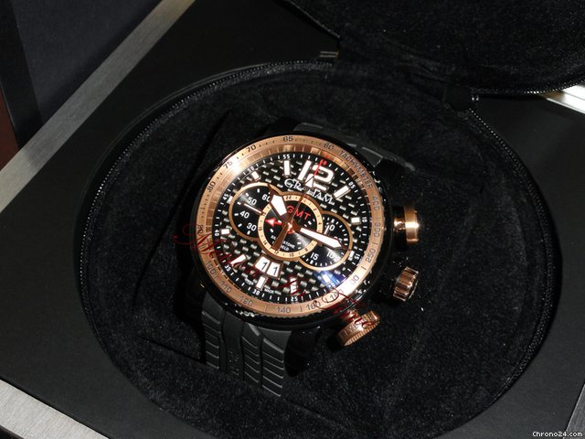 Graham GRAND SILVERSTONE LUFFIELD GMT ROSE GOLD & PVD BLACK CARBON watches