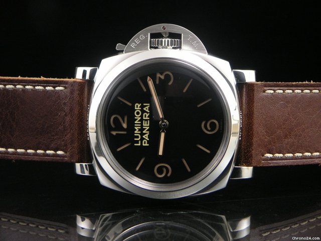 Panerai Luminor Pam 372 watches