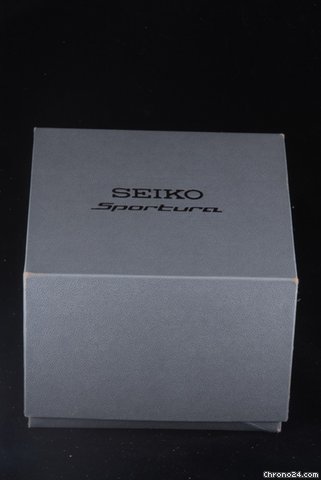 Seiko kinetic Sportura watches