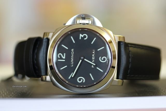 Panerai Luminor Base Pam 00112 watches
