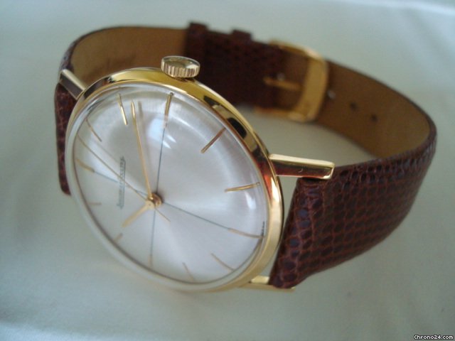 Jaeger-LeCoultre Slim Herrenuhr in 18 Karat Gelbgold von 1980 watches