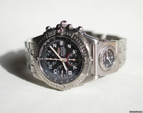 Breitling BLACKBIRD Chronograph mit UTC Zusatzuhr watches