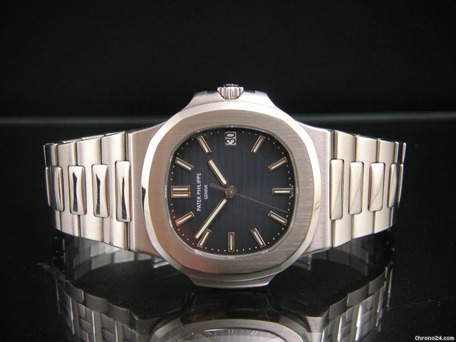 Patek Philippe Nautilus Jumbo 5711 watches