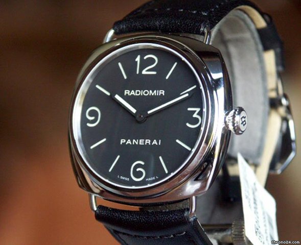 Panerai PAM 210 Radiomir Base Model Mechanical Movement 45 mm: Retail watches