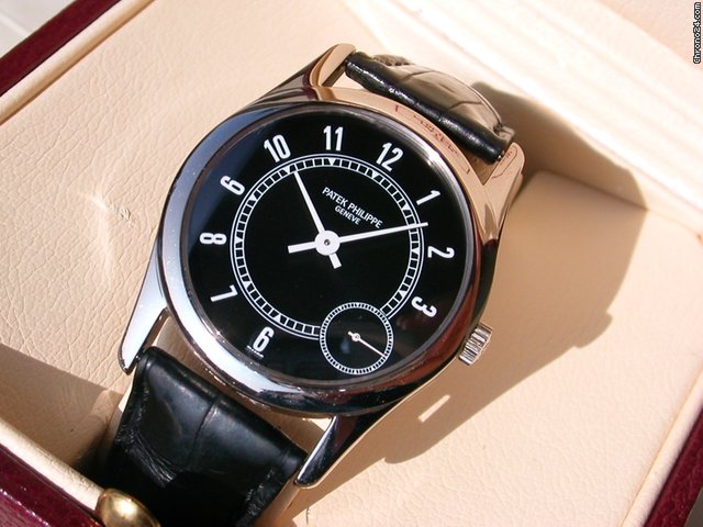 Patek Philippe Ref. 5000G mit Box und Papieren watches