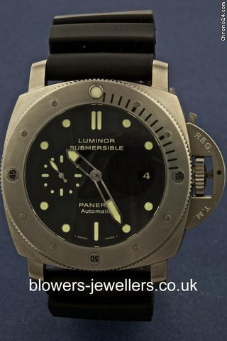Panerai Manifattura Luminor 1950 3 Days Automatic PAM 00305 watches