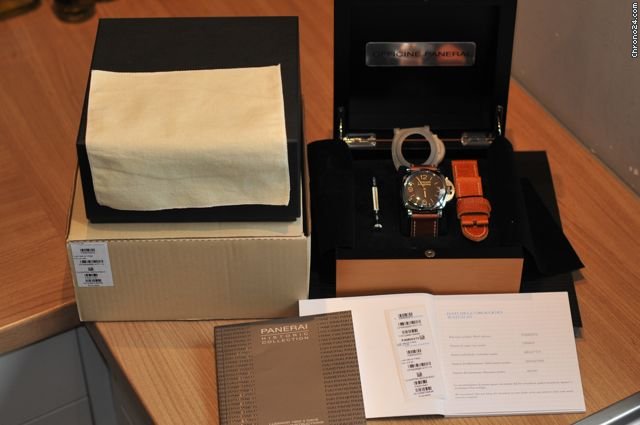 Panerai PAM 372 watches