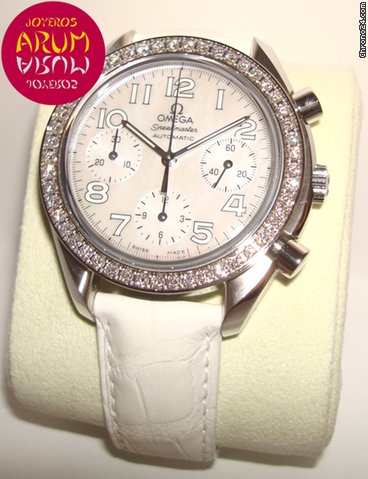 Replica Omega Speedmaster Diamonds Watch