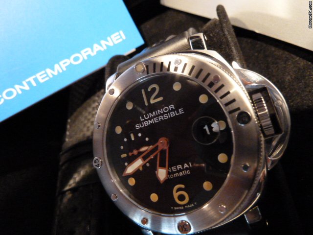 Panerai Luminor Submersible Tritium Zifferblatt watches