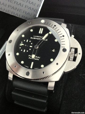 Panerai Luminor Submercible watches