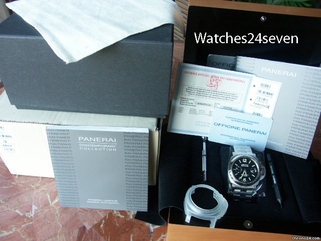 Panerai PAM 299 Luminor Marina on Bracelet: Retail watches