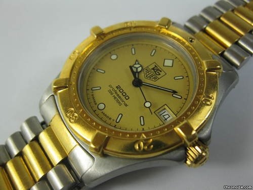 TAG Heuer 2000 Professional Series 200 meters MIDI watches