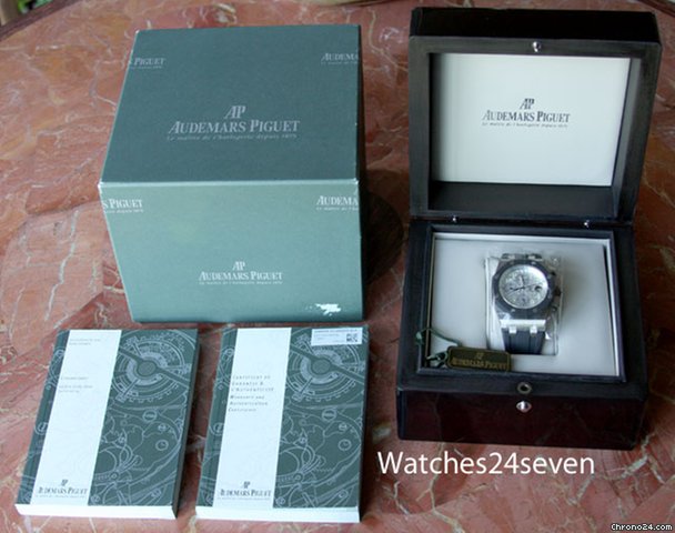 Audemars Piguet Royal Oak Offshore Chronograph Rubber Clad White G Series Retail watches