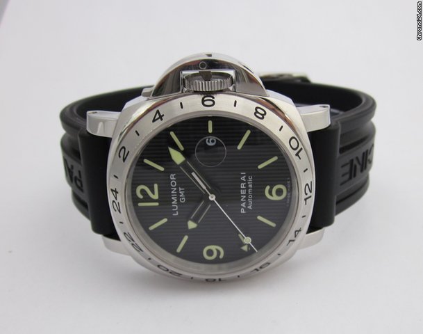 Panerai PAM29 GMT "Tuxido" watches