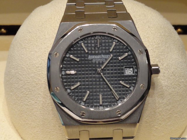 Audemars Piguet ROYAL OAK REF 15202 watches