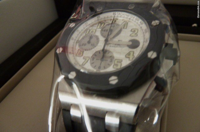 Audemars Piguet Offshore " Rubber Steel" Neu & verklebt watches