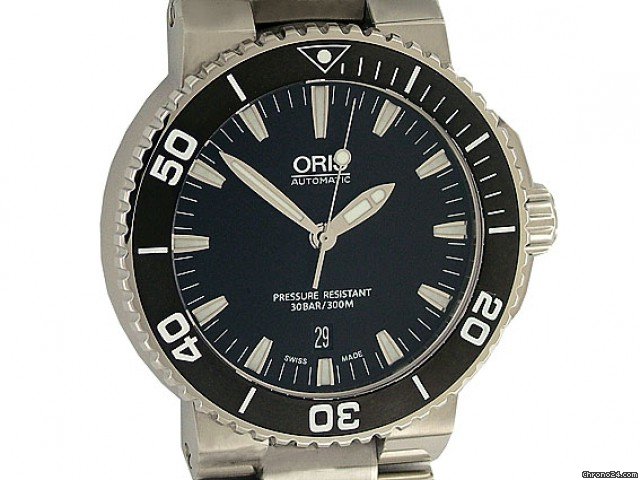 Oris Aquis Date 43mm watches