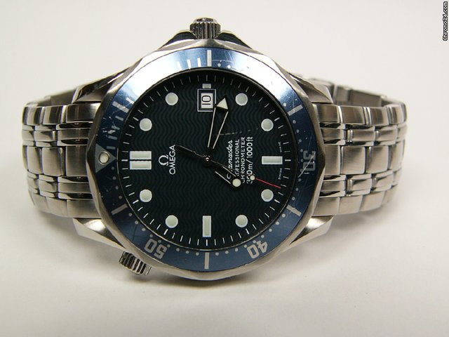 Omega Seamaster stainless steel blue dial and bezel Mod. 25318000 watches