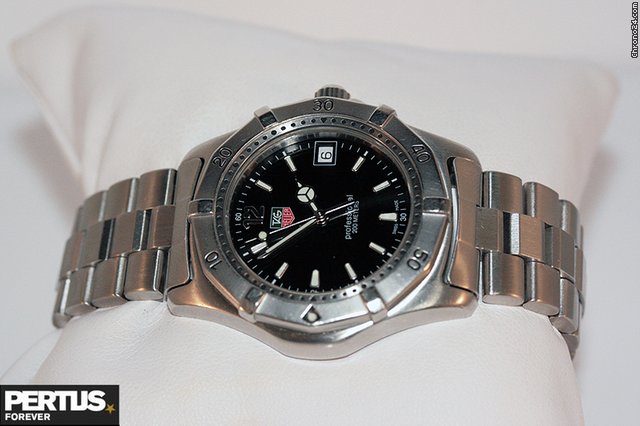 TAG Heuer Professional 200 Meters watches