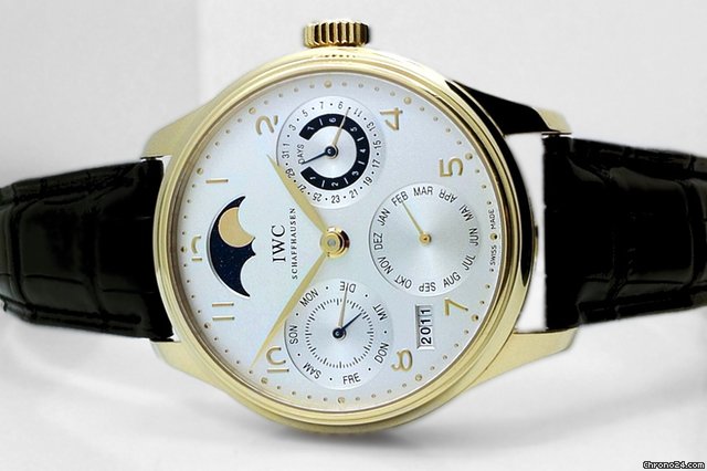 IWC PORTUGIESER Ewiger Kalender in 18k Gelbgold - Set watches