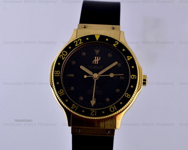 Hublot Professional 300MT 18K Yellow Gold / Rubber Quartz 31.2MM watches