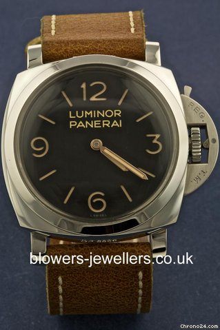 Panerai Luminor 1950 3 Days PAM00372 watches