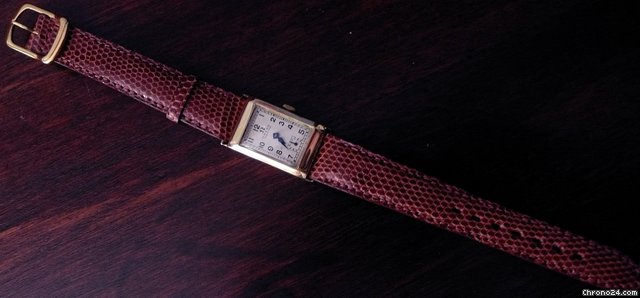Omega Omega en or 1930 rectangulaire watches