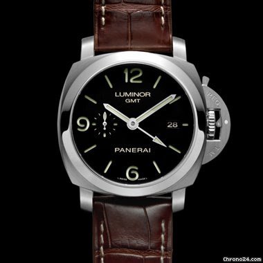 Panerai PAM 320 watches