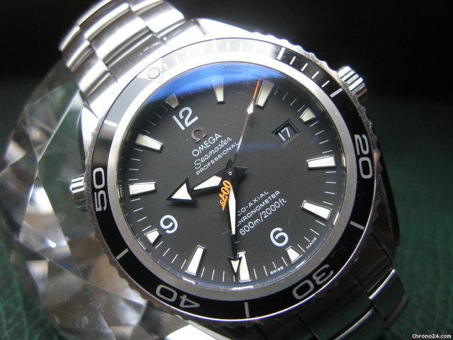 Omega SEAMASTER PLANET OCEAN JAMES BOND 007 CASINO ROYALE watches
