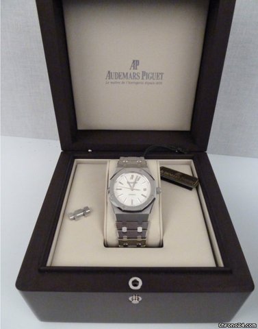 Replica Audemars Piguet Royal Oak Jumbo Watch