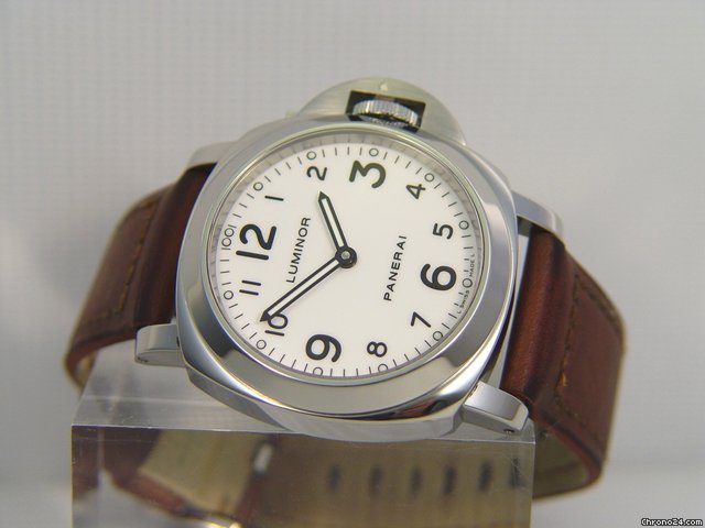 Panerai Luminor Base Pam 00114 Bj. 2005. watches