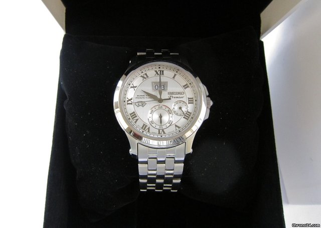Seiko Kinetic Premier Perpetual neuve watches