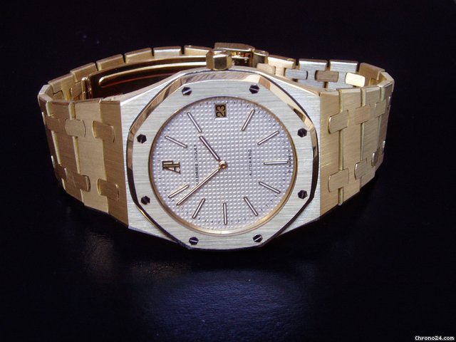 Audemars Piguet ROYAL OAK JUMBO ORO JUBILEE watches