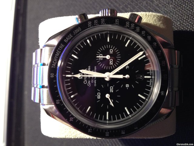Replica Omega Speedmaster Moonwatch Co-axial Chronograph Watch