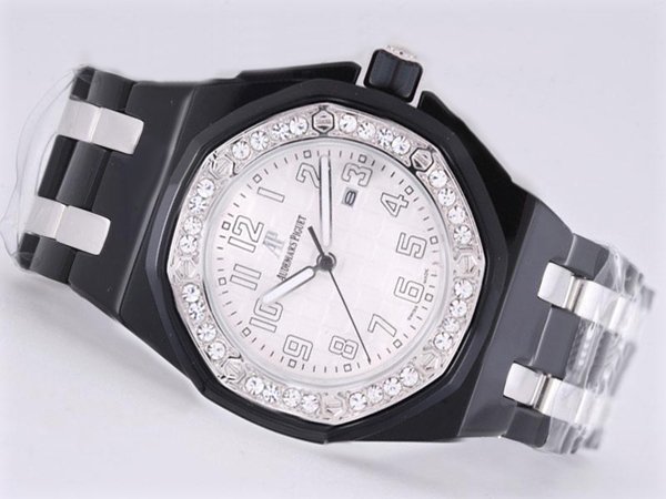 Audemars Piguet Royal Oak 67621ST.ZZ.D002CR.01 Quartz White Dial 33mm Watch watches