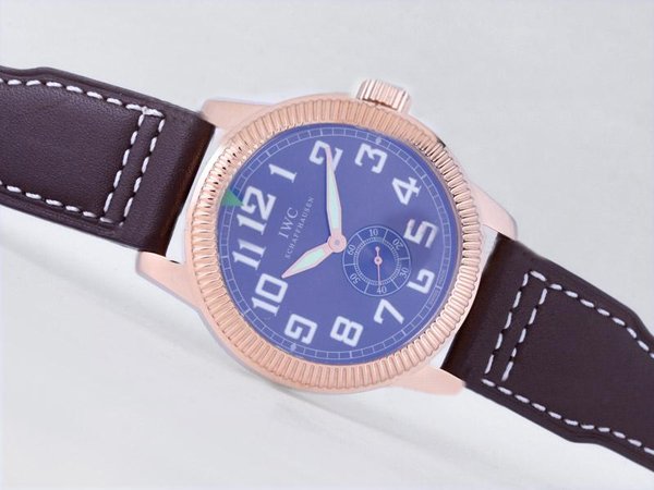 IWC Pilots Classic Hand-Wound IW325401 Quartz Chronograph Round Midsize Watch watches