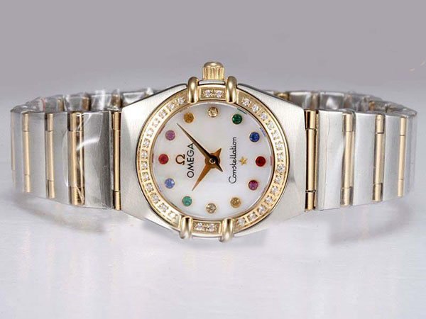 Omega Constellation Chronometer 1368.79.00 18K Gold Case White Dial Round Watch watches