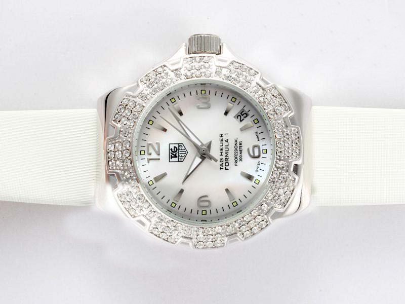 TAG Heuer Formula 1 WAC1215.FC6219 Womens White Crocodile Leather Strap Round Watch watches